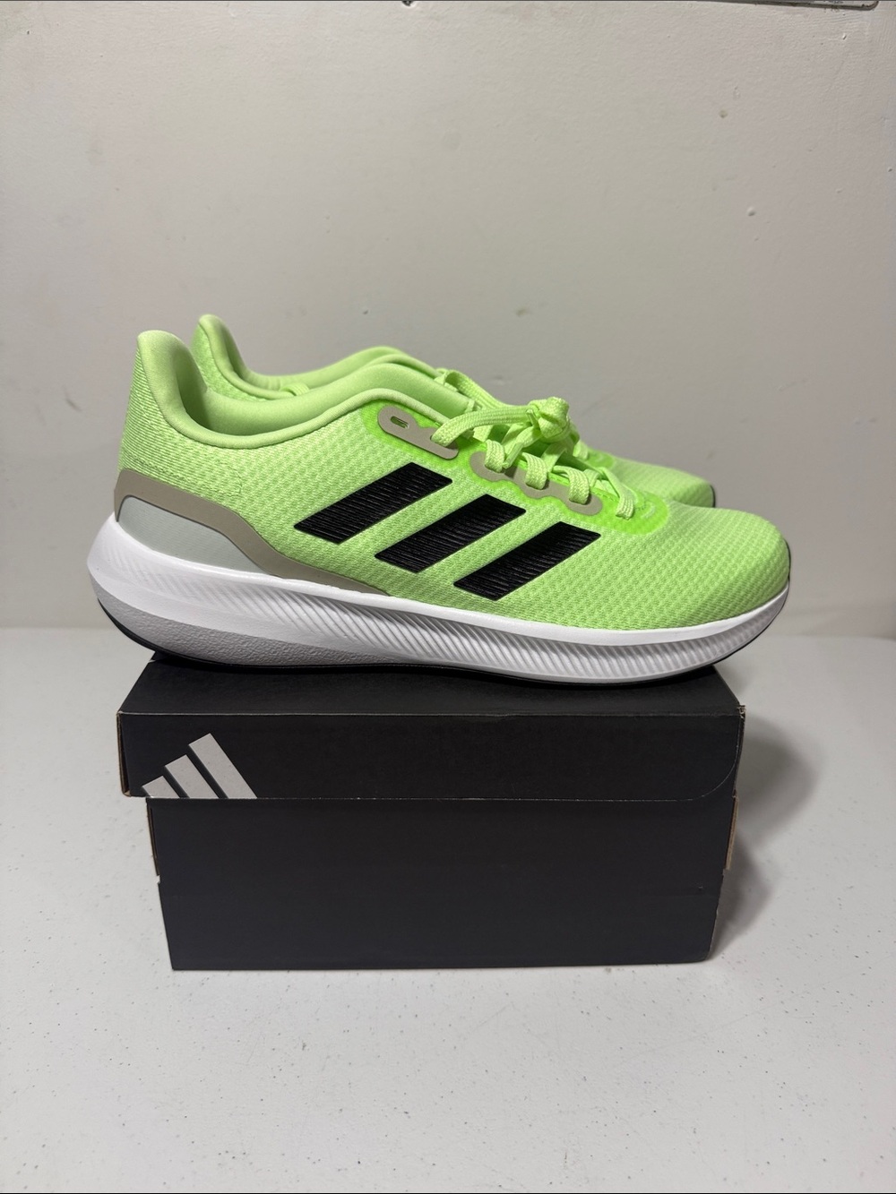 Adidas Runfalcon 3.0 Men’s Low Top Lace-Up Sneakers Neon Green IE0741 8.5